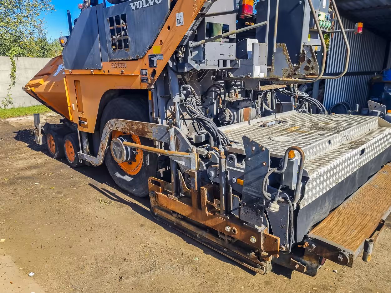 rozscielacz-abg-titan-6870-volvo rozkładarka abg titan 6870 volvo remasz