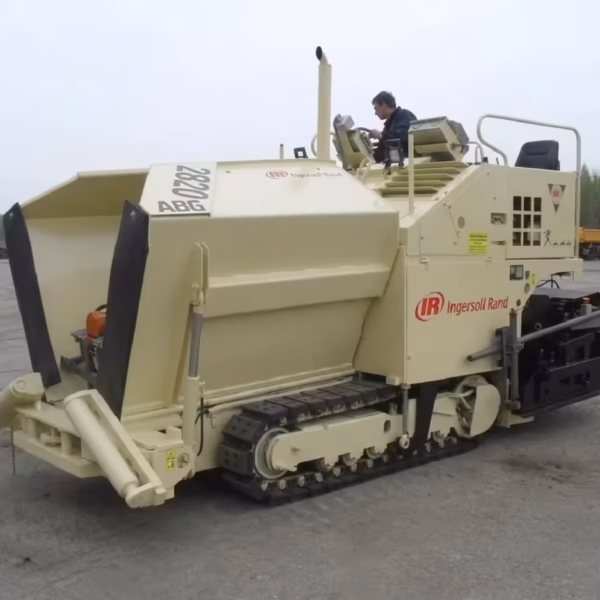 rozściełacz mas asfaltowych ABG Titan 2820