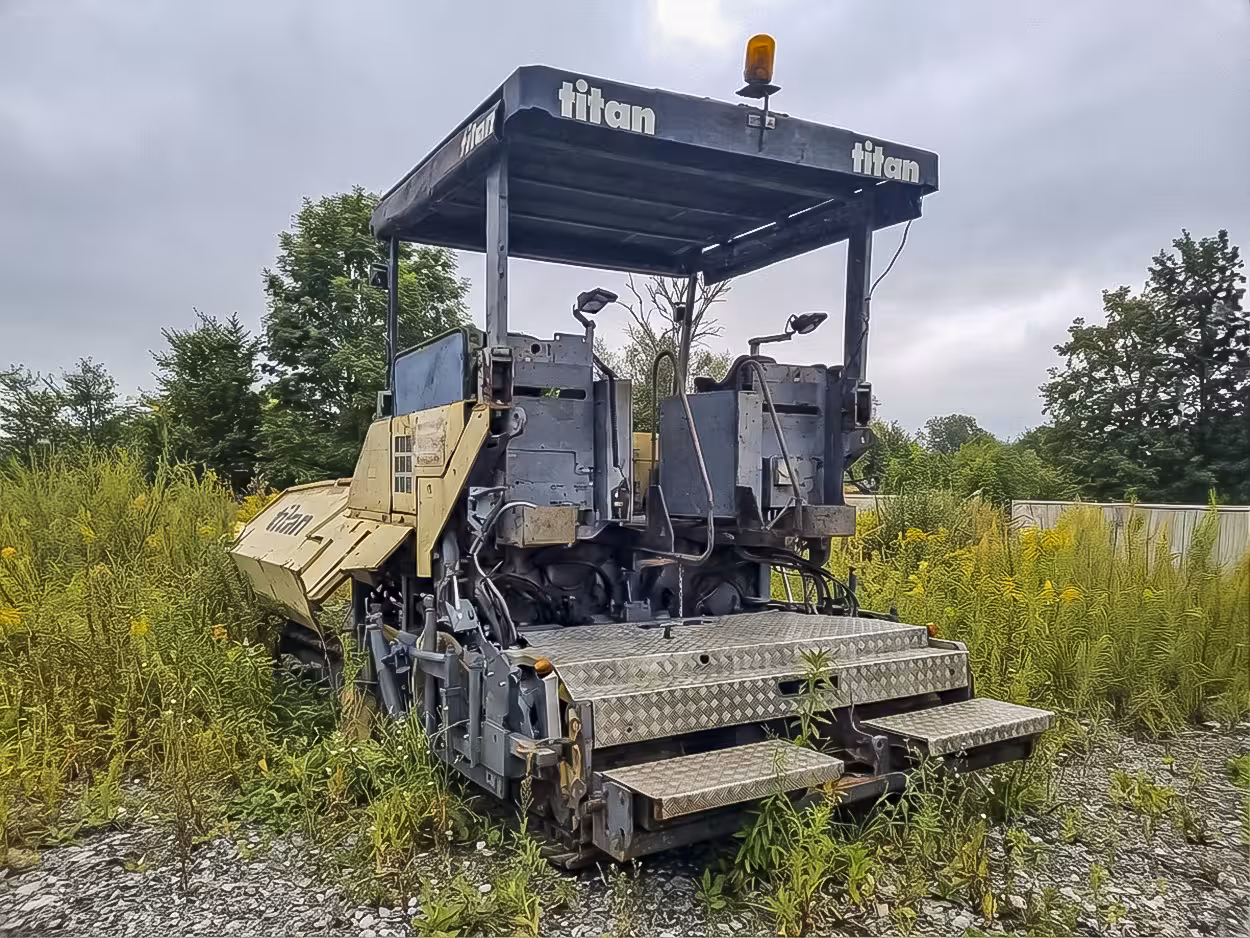 rozściełacz asfaltu abg titan 6820 volvo